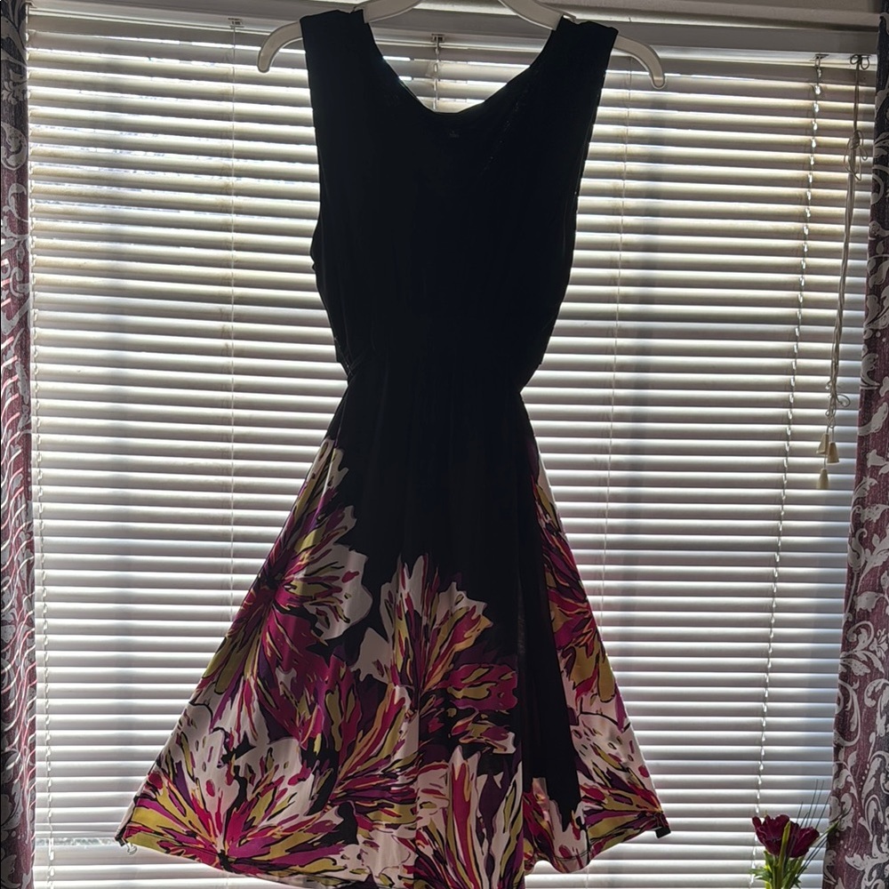 Black and Pink Sleeveless knee length dress